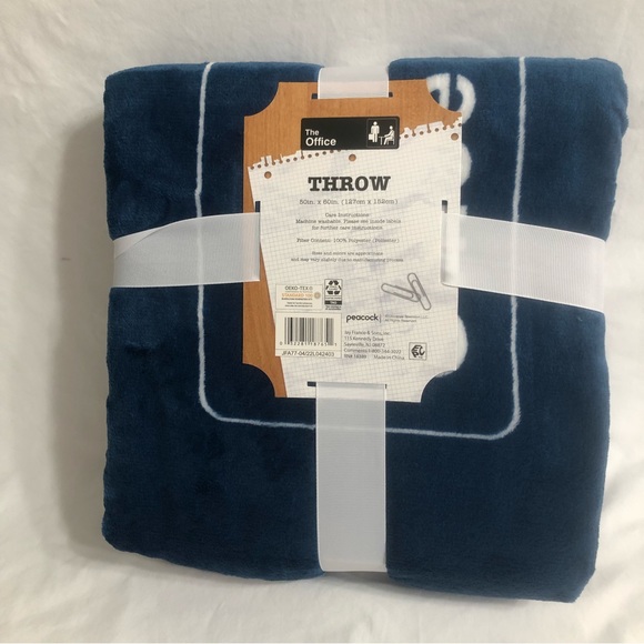 Throw plush cozy soft The Office World Best Boss  blue.  50in x 60 in . - Picture 2 of 3